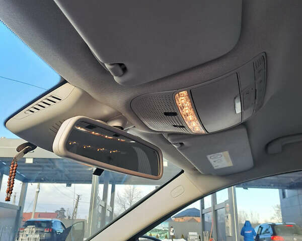 Сірий Мерседес Ц-Клас, об'ємом двигуна 2.2 л та пробігом 296 тис. км за 17500 $, фото 56 на Automoto.ua