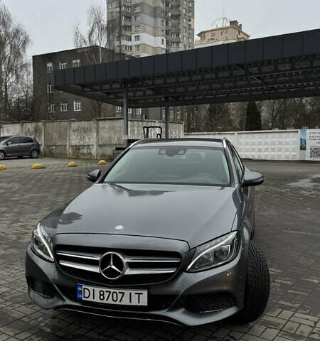 Сірий Мерседес Ц-Клас, об'ємом двигуна 2.14 л та пробігом 225 тис. км за 17777 $, фото 1 на Automoto.ua