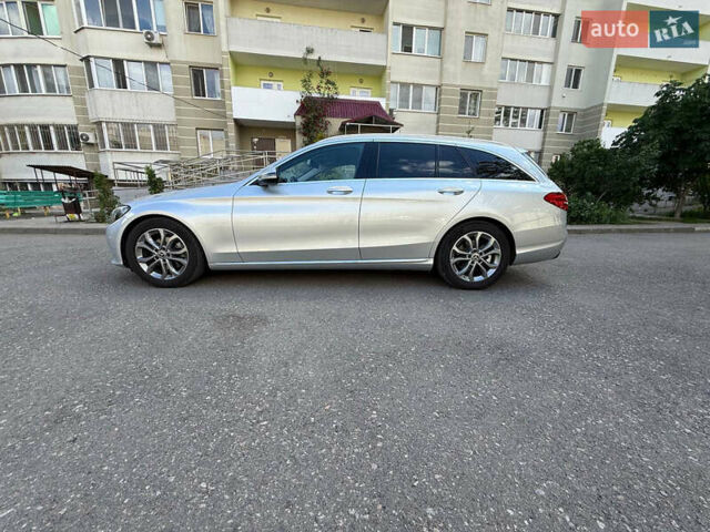 Сірий Мерседес Ц-Клас, об'ємом двигуна 2.14 л та пробігом 221 тис. км за 18500 $, фото 3 на Automoto.ua