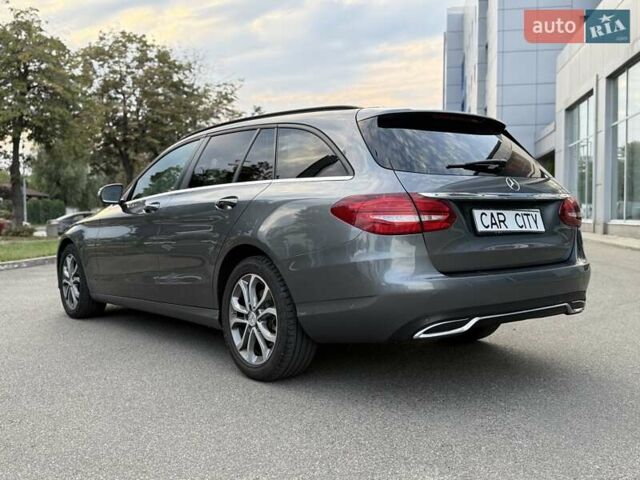 Мерседес Ц-Класс 2018 в Киеве на Automoto.ua Серый Мерседес Ц-Класс, объемом двигателя 2.14 л и пробегом 299 тыс. км за 18800 $, фото 4 на Automoto.ua