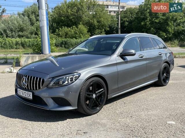 Серый Мерседес Ц-Класс, объемом двигателя 2 л и пробегом 289 тыс. км за 21500 $, фото 2 на Automoto.ua