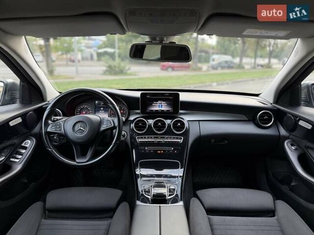Мерседес Ц-Класс 2018 в Киеве на Automoto.ua Серый Мерседес Ц-Класс, объемом двигателя 2.14 л и пробегом 299 тыс. км за 18800 $, фото 8 на Automoto.ua