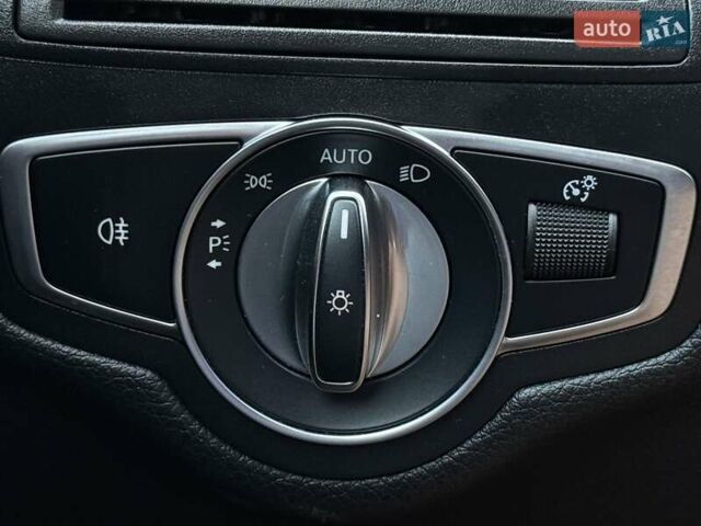 Мерседес Ц-Класс 2018 в Киеве на Automoto.ua Серый Мерседес Ц-Класс, объемом двигателя 2.14 л и пробегом 299 тыс. км за 18800 $, фото 23 на Automoto.ua