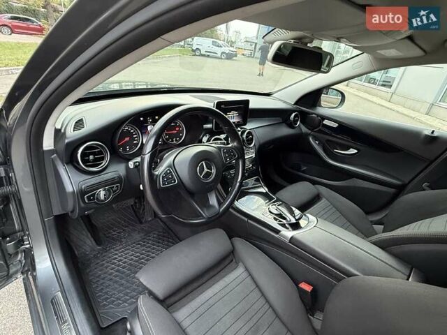 Мерседес Ц-Класс 2018 в Киеве на Automoto.ua Серый Мерседес Ц-Класс, объемом двигателя 2.14 л и пробегом 299 тыс. км за 18800 $, фото 14 на Automoto.ua