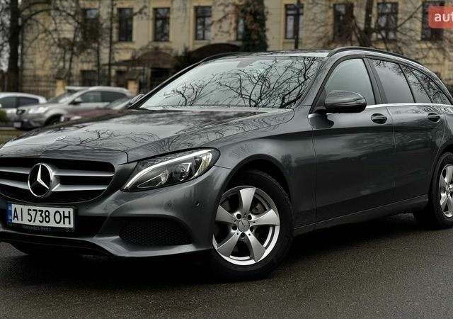 Серый Мерседес Ц-Класс, объемом двигателя 2.14 л и пробегом 299 тыс. км за 17999 $, фото 5 на Automoto.ua