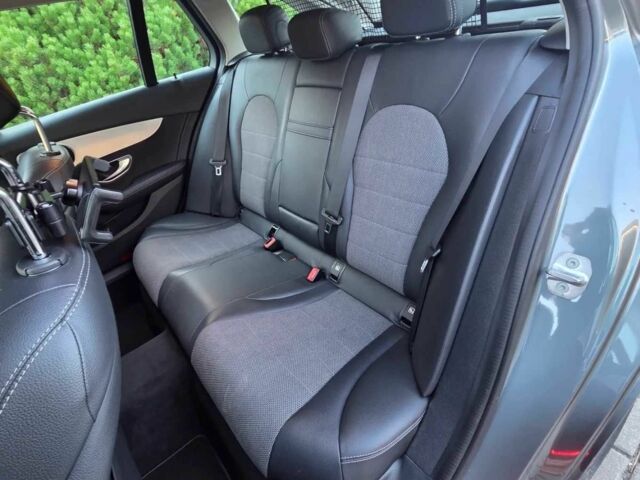 Серый Мерседес Ц-Класс, объемом двигателя 1.6 л и пробегом 325 тыс. км за 19838 $, фото 12 на Automoto.ua