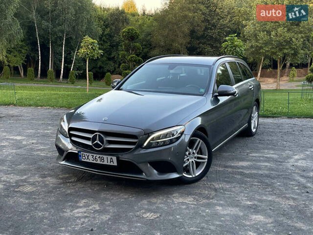 Серый Мерседес Ц-Класс, объемом двигателя 1.6 л и пробегом 200 тыс. км за 19250 $, фото 2 на Automoto.ua