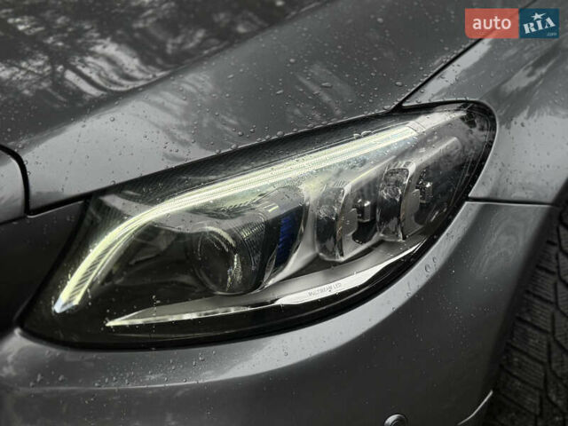 Серый Мерседес Ц-Класс, объемом двигателя 1.95 л и пробегом 223 тыс. км за 24000 $, фото 3 на Automoto.ua