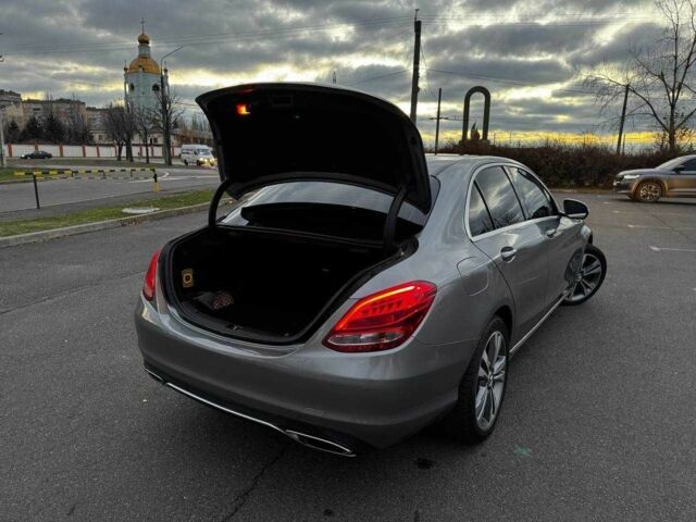 Серый Мерседес Ц-Класс, объемом двигателя 0 л и пробегом 137 тыс. км за 16000 $, фото 3 на Automoto.ua