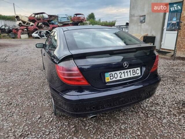 Синий Мерседес Ц-Класс, объемом двигателя 2 л и пробегом 223 тыс. км за 4500 $, фото 35 на Automoto.ua