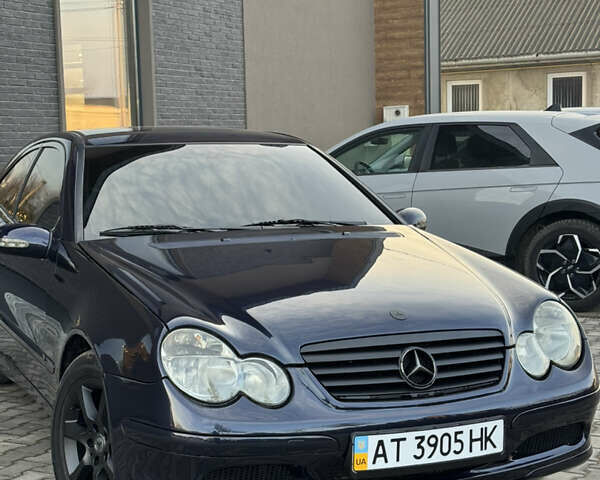 Синий Мерседес Ц-Класс, объемом двигателя 2 л и пробегом 180 тыс. км за 4444 $, фото 17 на Automoto.ua