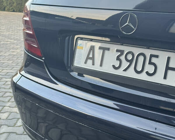 Синий Мерседес Ц-Класс, объемом двигателя 2 л и пробегом 180 тыс. км за 4444 $, фото 5 на Automoto.ua