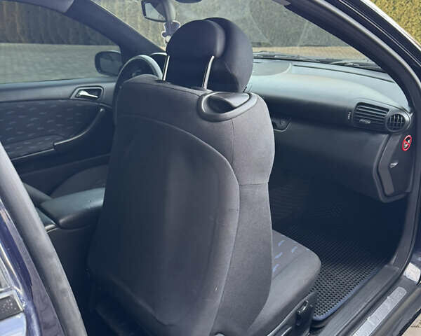 Синий Мерседес Ц-Класс, объемом двигателя 2 л и пробегом 180 тыс. км за 4444 $, фото 28 на Automoto.ua