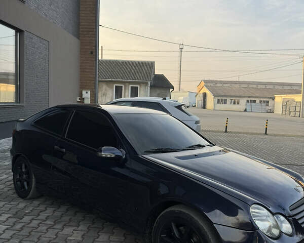 Синий Мерседес Ц-Класс, объемом двигателя 2 л и пробегом 180 тыс. км за 4444 $, фото 13 на Automoto.ua