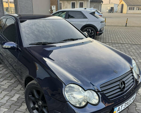 Синий Мерседес Ц-Класс, объемом двигателя 2 л и пробегом 180 тыс. км за 4444 $, фото 18 на Automoto.ua