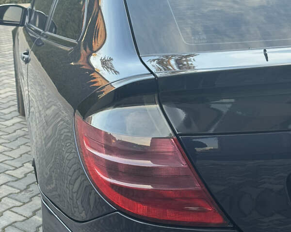 Синий Мерседес Ц-Класс, объемом двигателя 2 л и пробегом 180 тыс. км за 4444 $, фото 8 на Automoto.ua