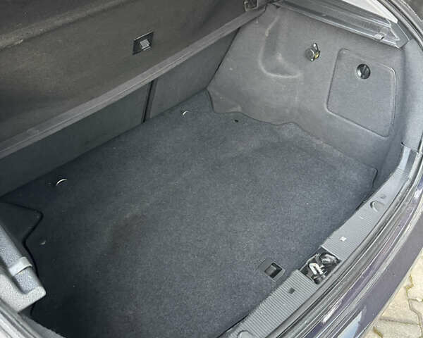 Синий Мерседес Ц-Класс, объемом двигателя 2 л и пробегом 180 тыс. км за 4444 $, фото 24 на Automoto.ua