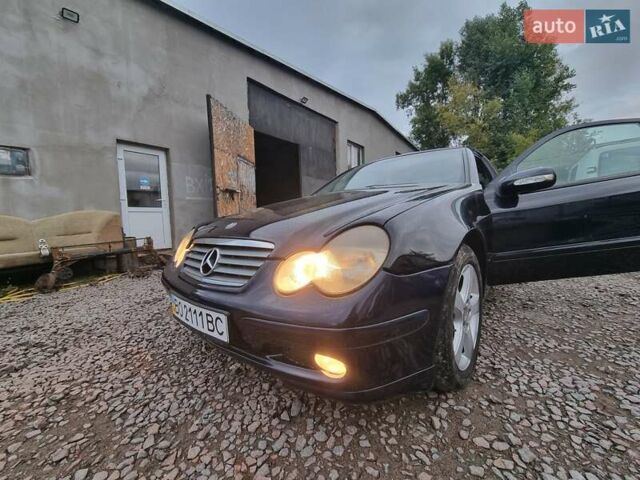Синий Мерседес Ц-Класс, объемом двигателя 2 л и пробегом 223 тыс. км за 4500 $, фото 8 на Automoto.ua