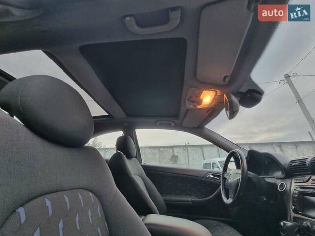 Синий Мерседес Ц-Класс, объемом двигателя 2 л и пробегом 223 тыс. км за 4500 $, фото 9 на Automoto.ua