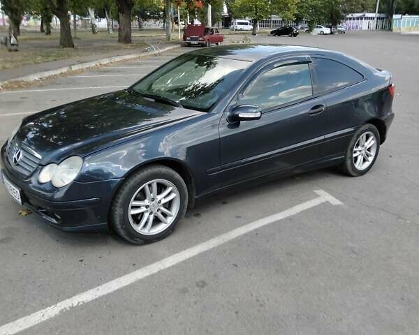Синій Мерседес Ц-Клас, об'ємом двигуна 2.15 л та пробігом 330 тис. км за 4500 $, фото 13 на Automoto.ua