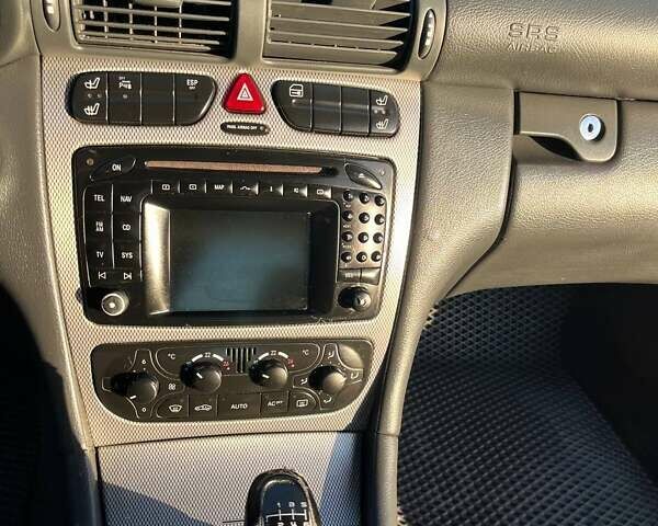 Синій Мерседес Ц-Клас, об'ємом двигуна 2.15 л та пробігом 303 тис. км за 4250 $, фото 13 на Automoto.ua