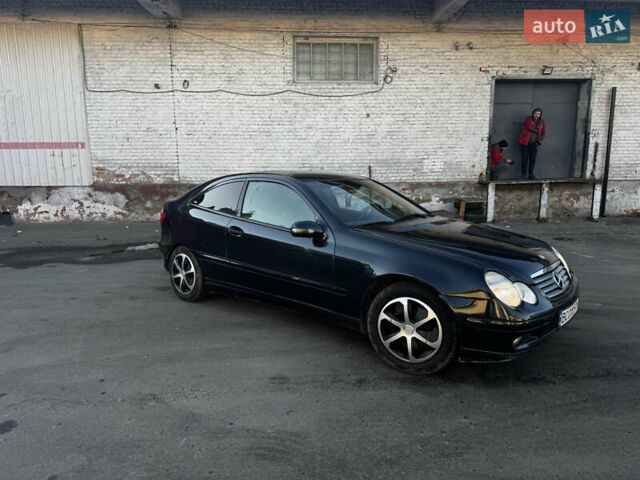 Синий Мерседес Ц-Класс, объемом двигателя 1.8 л и пробегом 200 тыс. км за 4900 $, фото 3 на Automoto.ua