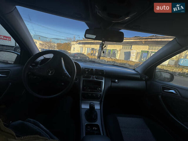 Синий Мерседес Ц-Класс, объемом двигателя 1.8 л и пробегом 200 тыс. км за 4900 $, фото 16 на Automoto.ua