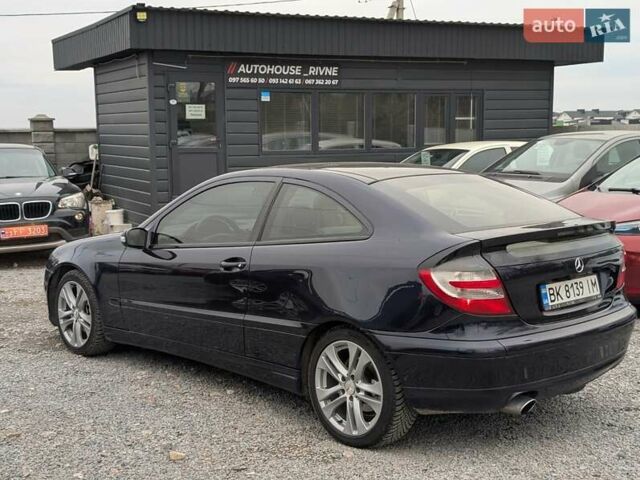 Синій Мерседес Ц-Клас, об'ємом двигуна 2.1 л та пробігом 306 тис. км за 6450 $, фото 16 на Automoto.ua