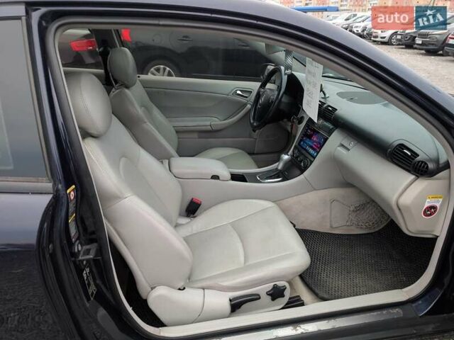 Синій Мерседес Ц-Клас, об'ємом двигуна 2.1 л та пробігом 306 тис. км за 6450 $, фото 29 на Automoto.ua