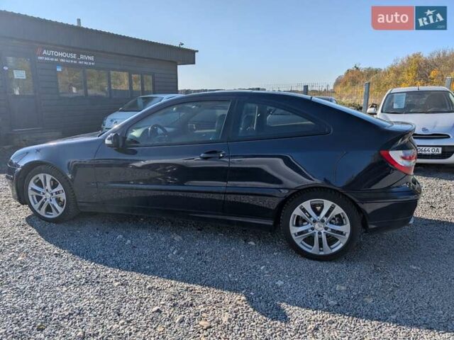 Мерседес Ц-Класс 2005 в Ровно на Automoto.ua Синий Мерседес Ц-Класс, объемом двигателя 2.1 л и пробегом 305 тыс. км за 6450 $, фото 18 на Automoto.ua