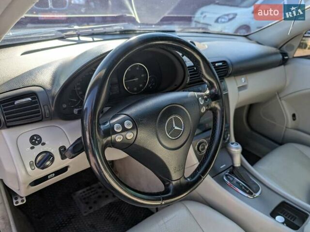 Мерседес Ц-Класс 2005 в Ровно на Automoto.ua Синий Мерседес Ц-Класс, объемом двигателя 2.1 л и пробегом 305 тыс. км за 6450 $, фото 25 на Automoto.ua