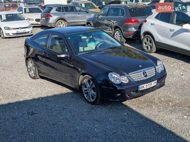 Мерседес Ц-Класс 2005 в Ровно на Automoto.ua Синий Мерседес Ц-Класс, объемом двигателя 2.1 л и пробегом 305 тыс. км за 6450 $, фото 7 на Automoto.ua