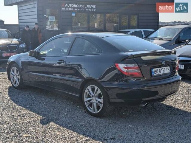 Мерседес Ц-Класс 2005 в Ровно на Automoto.ua Синий Мерседес Ц-Класс, объемом двигателя 2.1 л и пробегом 305 тыс. км за 6450 $, фото 16 на Automoto.ua