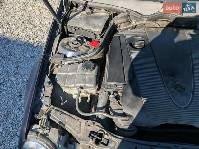 Мерседес Ц-Класс 2005 в Ровно на Automoto.ua Синий Мерседес Ц-Класс, объемом двигателя 2.1 л и пробегом 305 тыс. км за 6450 $, фото 38 на Automoto.ua