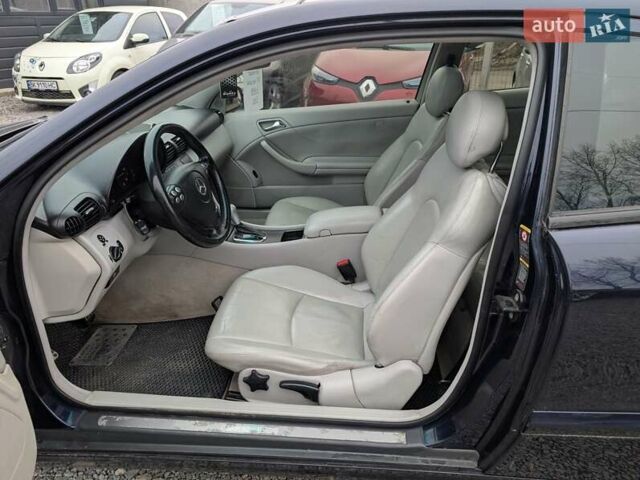 Синий Мерседес Ц-Класс, объемом двигателя 2.1 л и пробегом 306 тыс. км за 6450 $, фото 24 на Automoto.ua