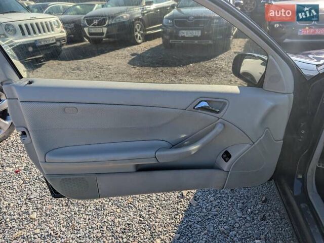 Мерседес Ц-Класс 2005 в Ровно на Automoto.ua Синий Мерседес Ц-Класс, объемом двигателя 2.1 л и пробегом 305 тыс. км за 6450 $, фото 21 на Automoto.ua