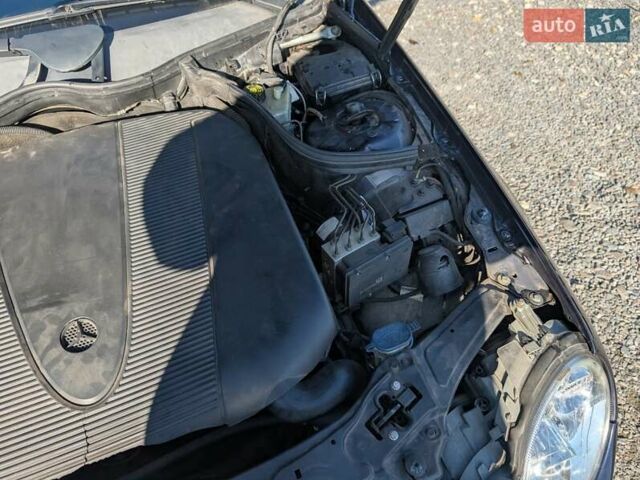 Мерседес Ц-Класс 2005 в Ровно на Automoto.ua Синий Мерседес Ц-Класс, объемом двигателя 2.1 л и пробегом 305 тыс. км за 6450 $, фото 40 на Automoto.ua