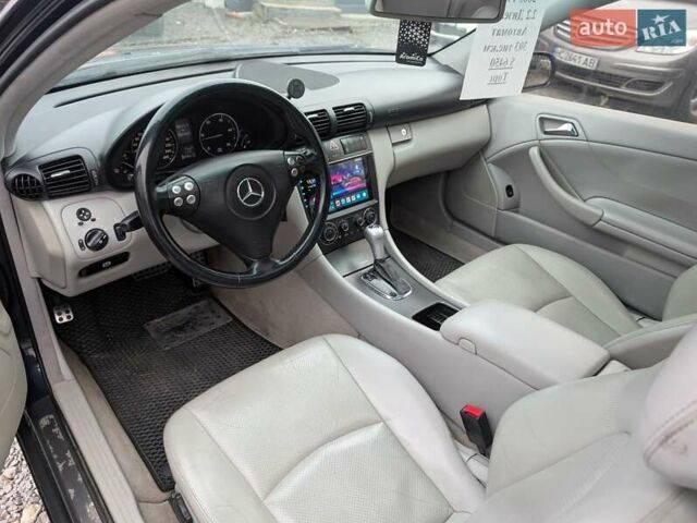 Синій Мерседес Ц-Клас, об'ємом двигуна 2.1 л та пробігом 306 тис. км за 6450 $, фото 27 на Automoto.ua