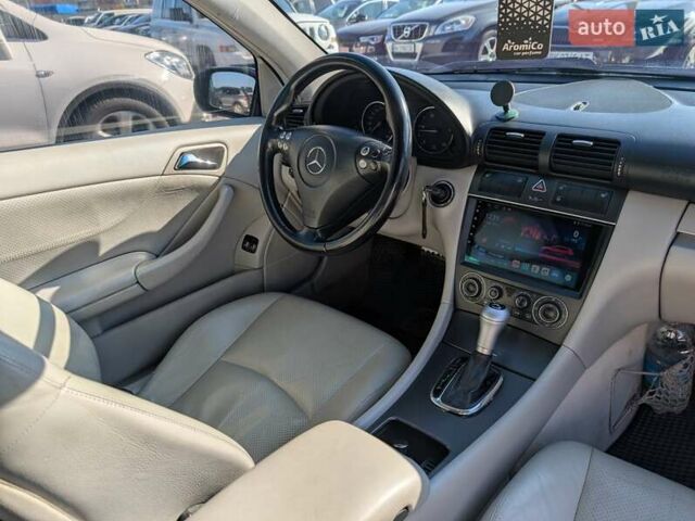 Мерседес Ц-Класс 2005 в Ровно на Automoto.ua Синий Мерседес Ц-Класс, объемом двигателя 2.1 л и пробегом 305 тыс. км за 6450 $, фото 30 на Automoto.ua