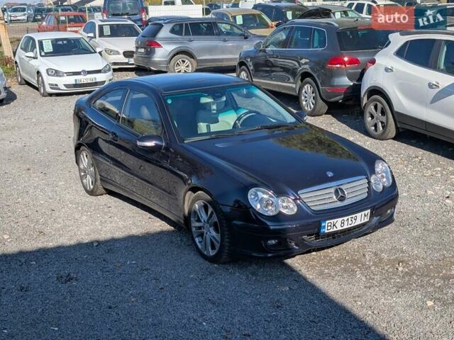 Мерседес Ц-Класс 2005 в Ровно на Automoto.ua Синий Мерседес Ц-Класс, объемом двигателя 2.1 л и пробегом 305 тыс. км за 6450 $, фото 8 на Automoto.ua
