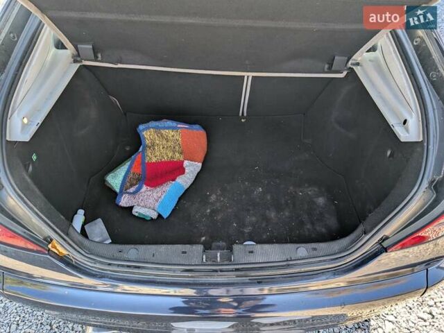 Мерседес Ц-Класс 2005 в Ровно на Automoto.ua Синий Мерседес Ц-Класс, объемом двигателя 2.1 л и пробегом 305 тыс. км за 6450 $, фото 15 на Automoto.ua