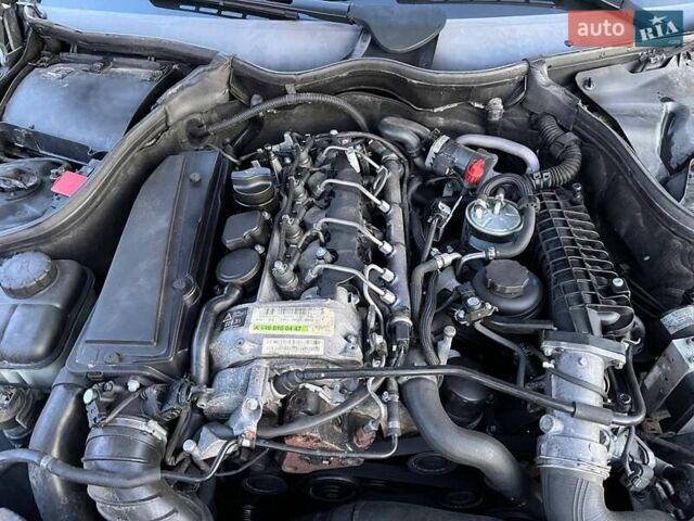 Синій Мерседес Ц-Клас, об'ємом двигуна 2.15 л та пробігом 269 тис. км за 6900 $, фото 47 на Automoto.ua