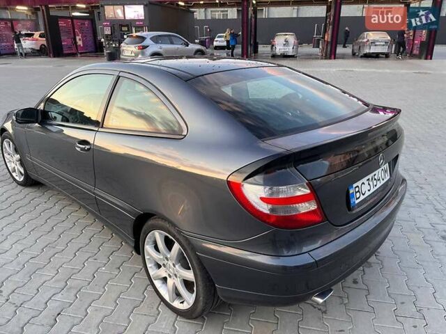 Синій Мерседес Ц-Клас, об'ємом двигуна 2.15 л та пробігом 269 тис. км за 6900 $, фото 19 на Automoto.ua