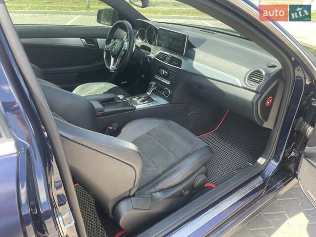 Синий Мерседес Ц-Класс, объемом двигателя 1.8 л и пробегом 170 тыс. км за 13700 $, фото 37 на Automoto.ua