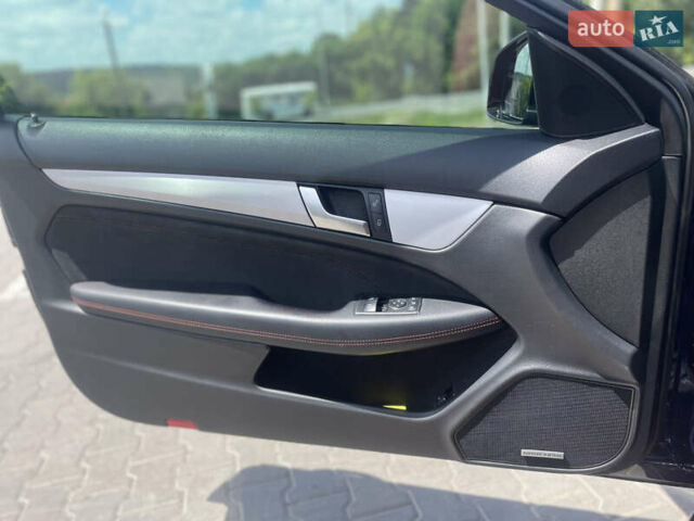 Синий Мерседес Ц-Класс, объемом двигателя 1.8 л и пробегом 170 тыс. км за 13700 $, фото 43 на Automoto.ua