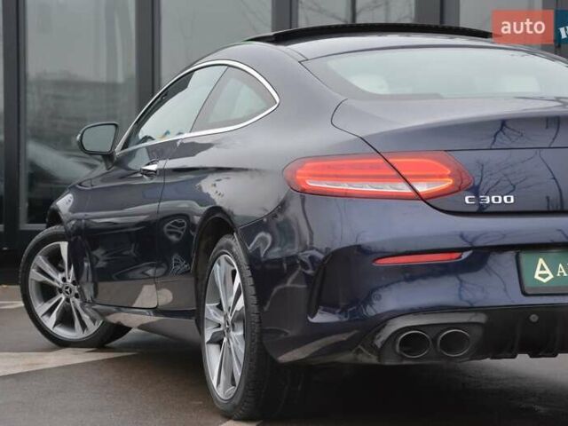 Синий Мерседес Ц-Класс, объемом двигателя 1.99 л и пробегом 42 тыс. км за 34999 $, фото 11 на Automoto.ua