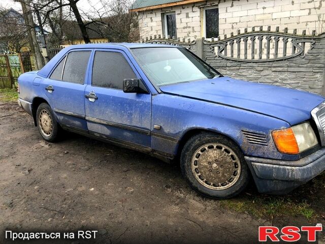 Синій Мерседес Ц-Клас, об'ємом двигуна 2.6 л та пробігом 430 тис. км за 1200 $, фото 2 на Automoto.ua