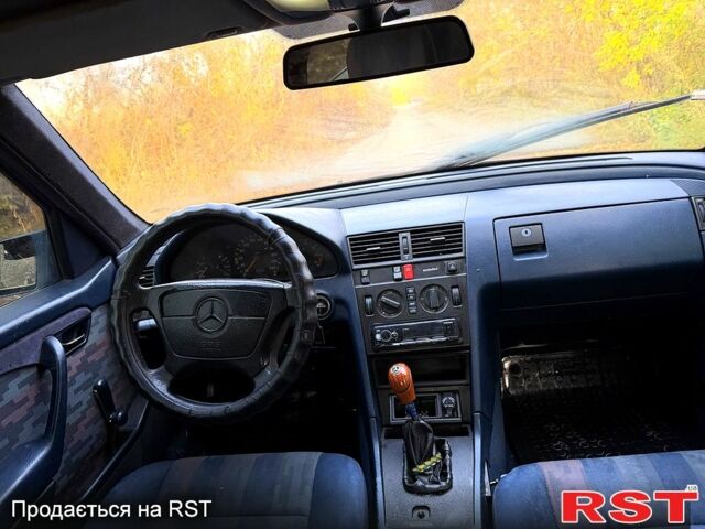 Мерседес Ц-Клас 1994 у Ахтырке на Automoto.ua Синій Мерседес Ц-Клас, об'ємом двигуна 1.8 л та пробігом 234 тис. км за 2000 $, фото 10 на Automoto.ua