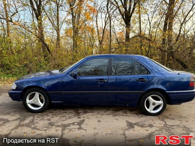 Мерседес Ц-Клас 1994 у Ахтырке на Automoto.ua Синій Мерседес Ц-Клас, об'ємом двигуна 1.8 л та пробігом 234 тис. км за 2000 $, фото 6 на Automoto.ua