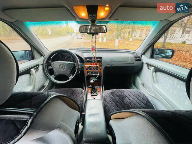 Мерседес Ц-Класс 1995 в Малой Виске на Automoto.ua Синий Мерседес Ц-Класс, объемом двигателя 1.8 л и пробегом 403 тыс. км за 3000 $, фото 13 на Automoto.ua